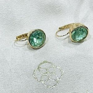 (SOLD) LIKE NEW!!! KENDRA SCOTT DANGLE EARRINGS GOLD GREEN